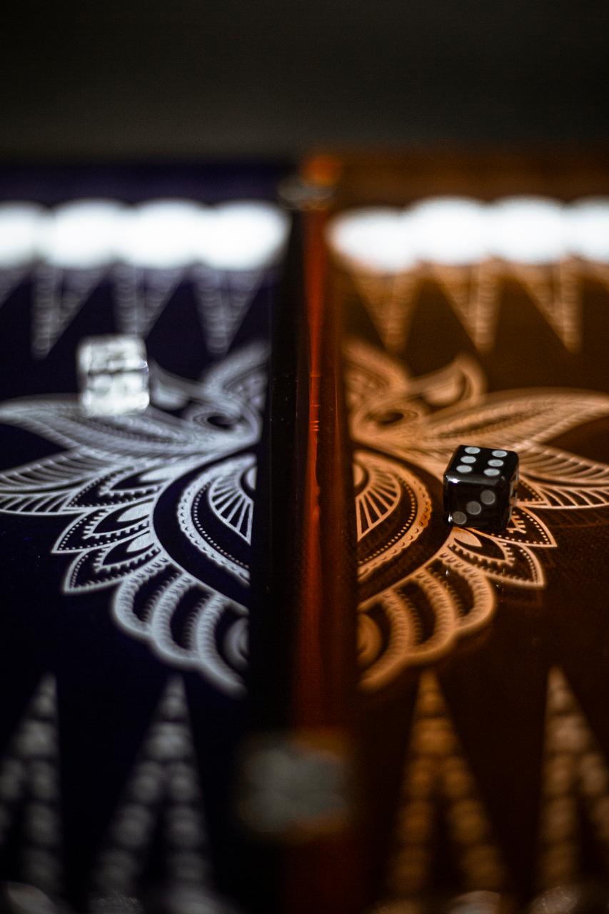 Backgammon Table – Ornate Lumière