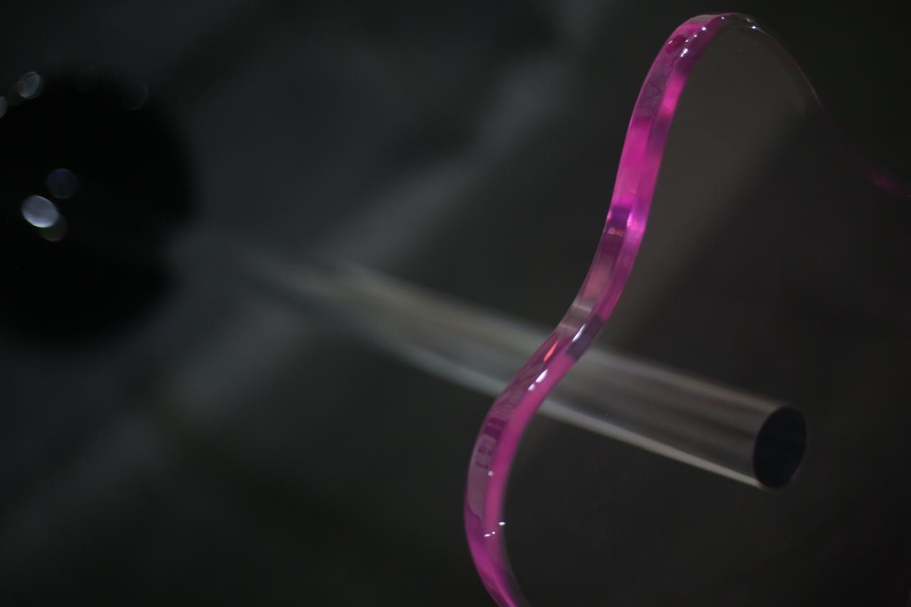 Lily Pad Sidetable – Fuchsia Glow