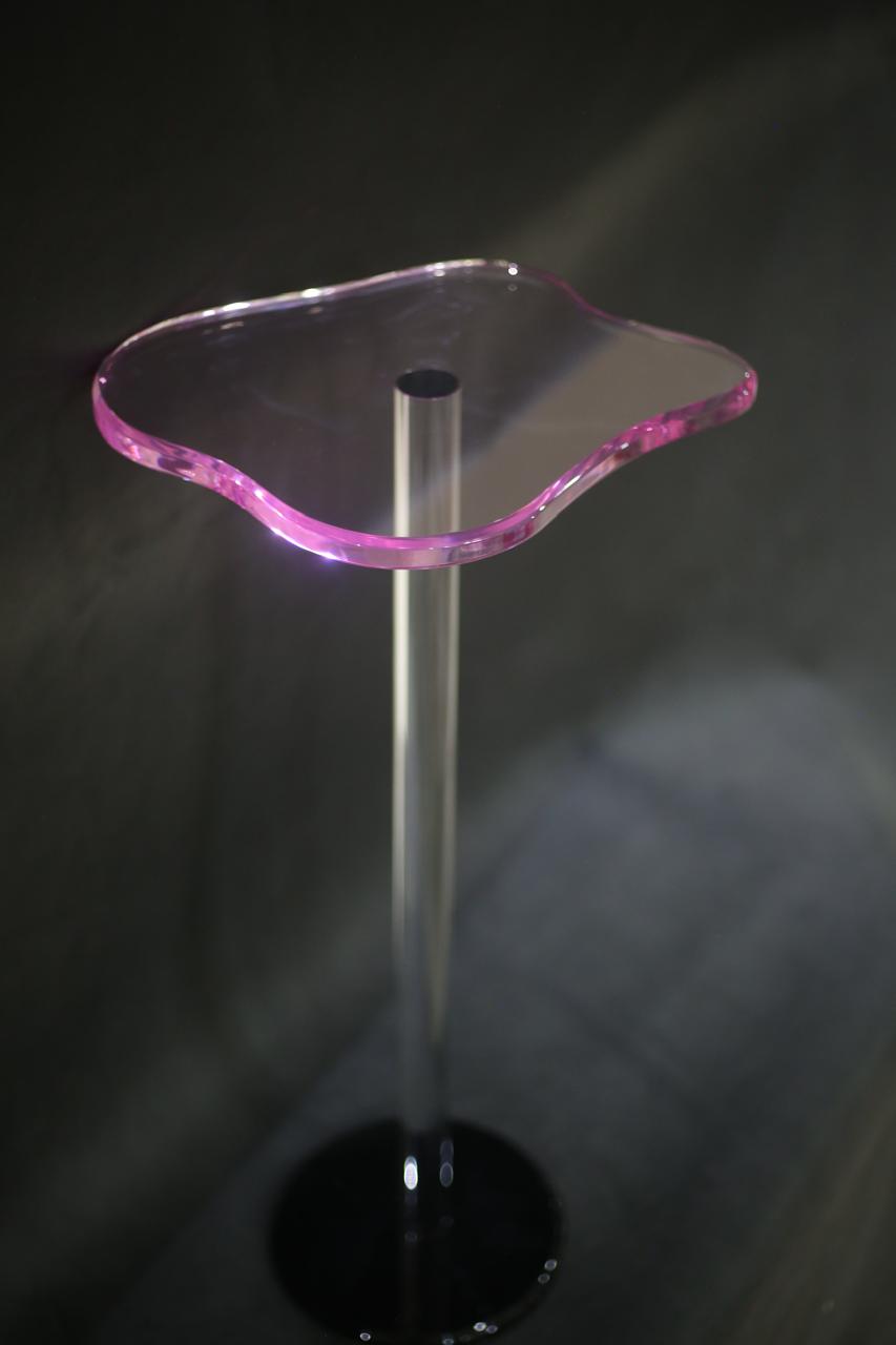 Lily Pad Sidetable – Fuchsia Glow