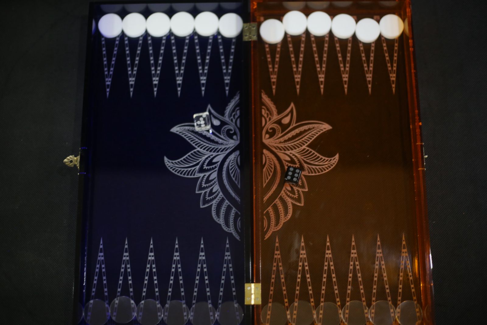 Backgammon Table – Ornate Lumière